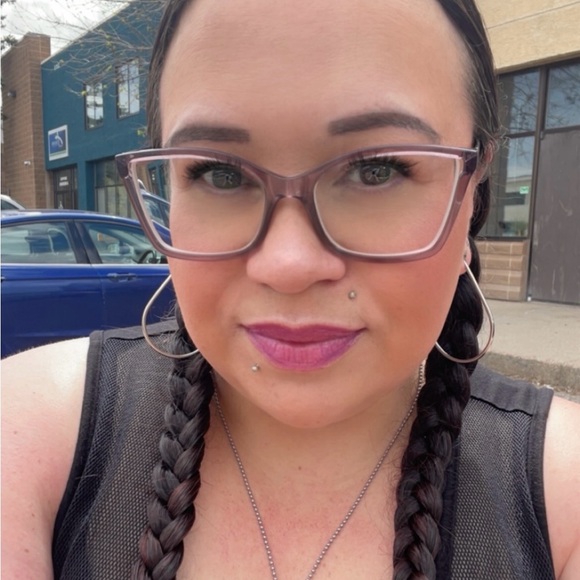 Meet your Posher, Ariane - Picture 1 of 1